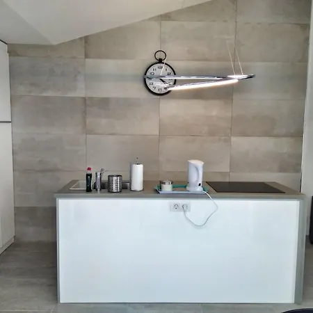 Luxury Renevapartment Island Village 아데제