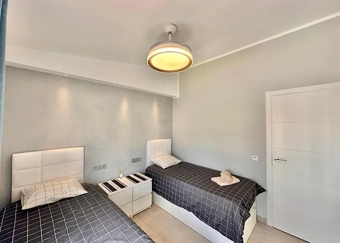 Luxury Renevapartment Island Village Διαμέρισμα *