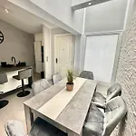 Luxury Renevapartment Island Village