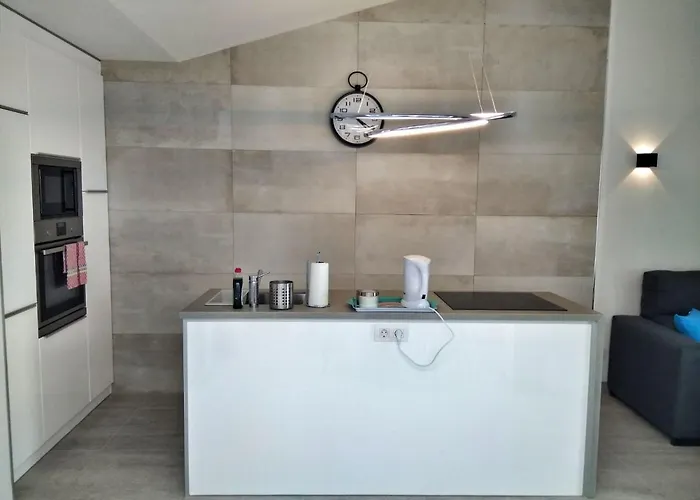 Luxury Renevapartment Island Village Адехе