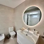 Luxury Renevapartment Island Village דירה